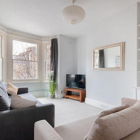 1 Bed Clapham Junction Apartment Londra Esterno foto
