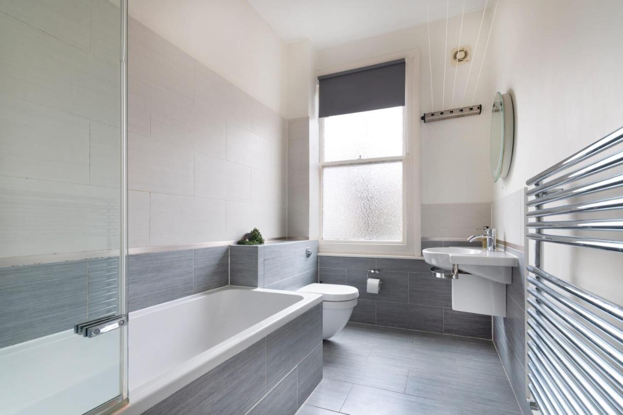 1 Bed Clapham Junction Apartment Londra Esterno foto